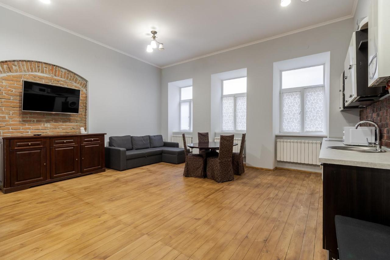 Apartment On Stavropihiiska Street 3 Lviv Luaran gambar