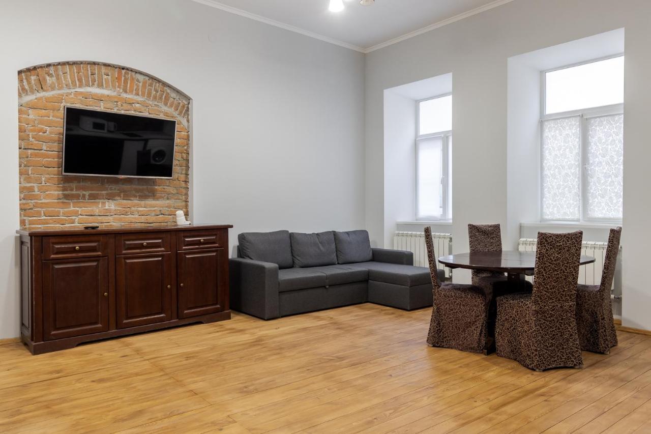 Apartment On Stavropihiiska Street 3 Lviv Luaran gambar