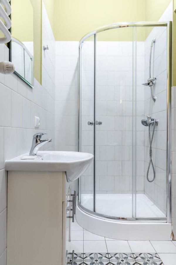 Apartment On Stavropihiiska Street 3 Lviv Luaran gambar