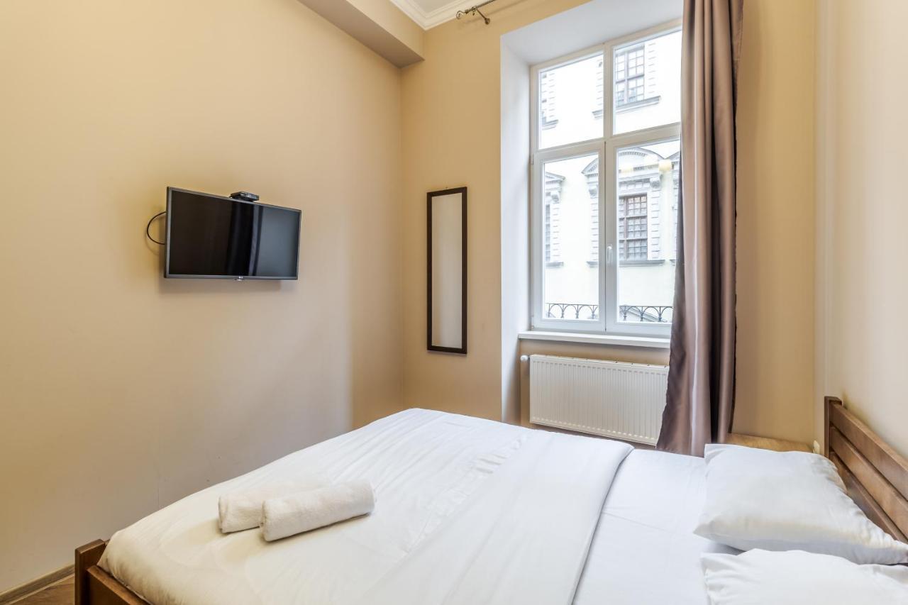 Apartment On Stavropihiiska Street 3 Lviv Luaran gambar