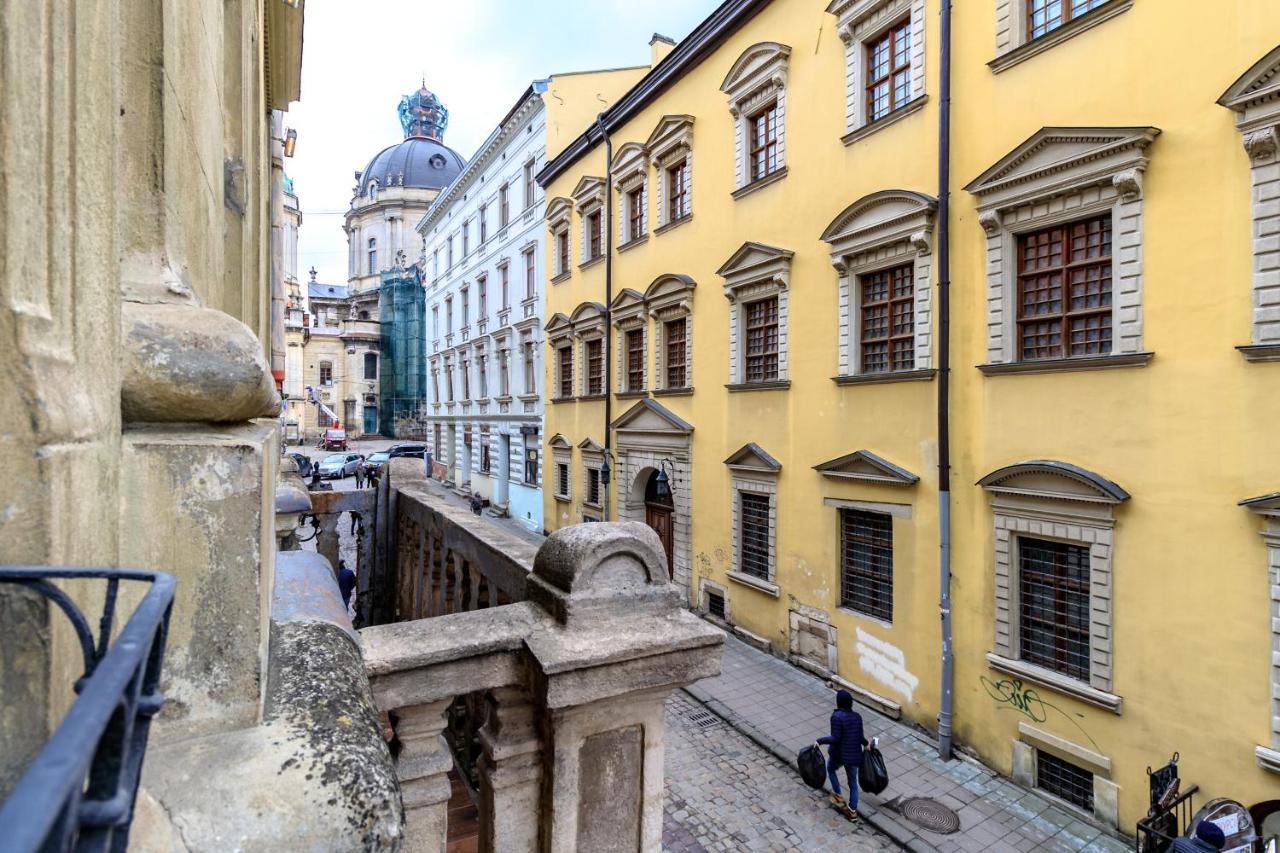 Apartment On Stavropihiiska Street 3 Lviv Luaran gambar