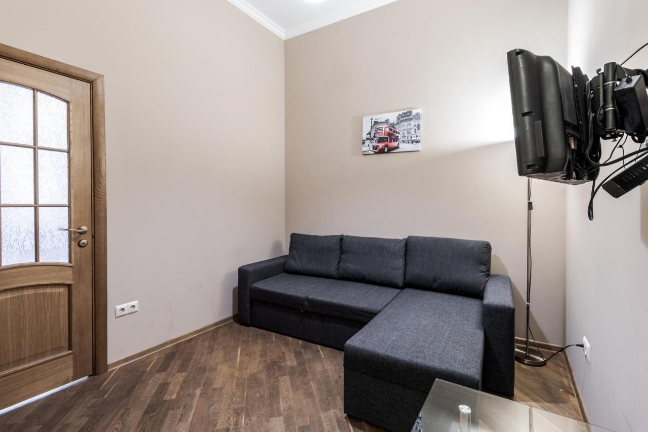 Apartment On Stavropihiiska Street 3 Lviv Luaran gambar