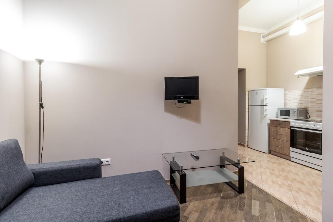 Apartment On Stavropihiiska Street 3 Lviv Luaran gambar