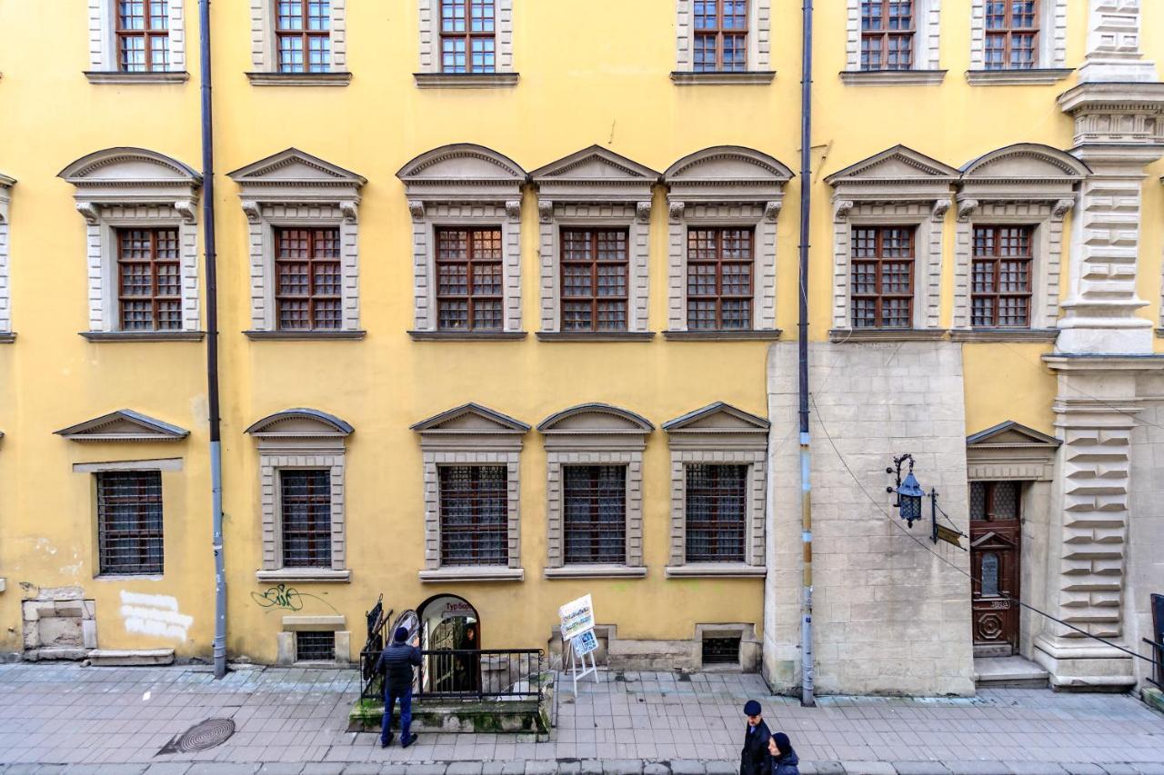 Apartment On Stavropihiiska Street 3 Lviv Luaran gambar