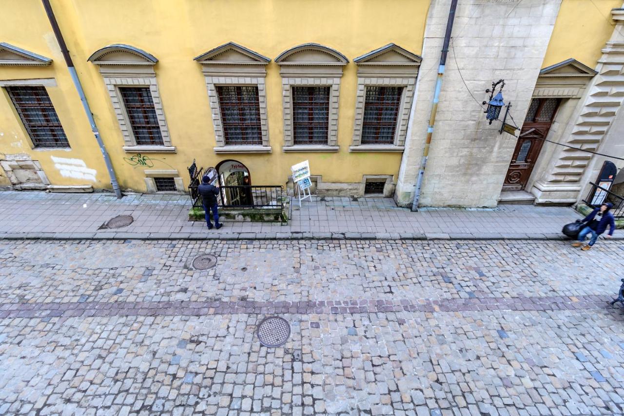 Apartment On Stavropihiiska Street 3 Lviv Luaran gambar