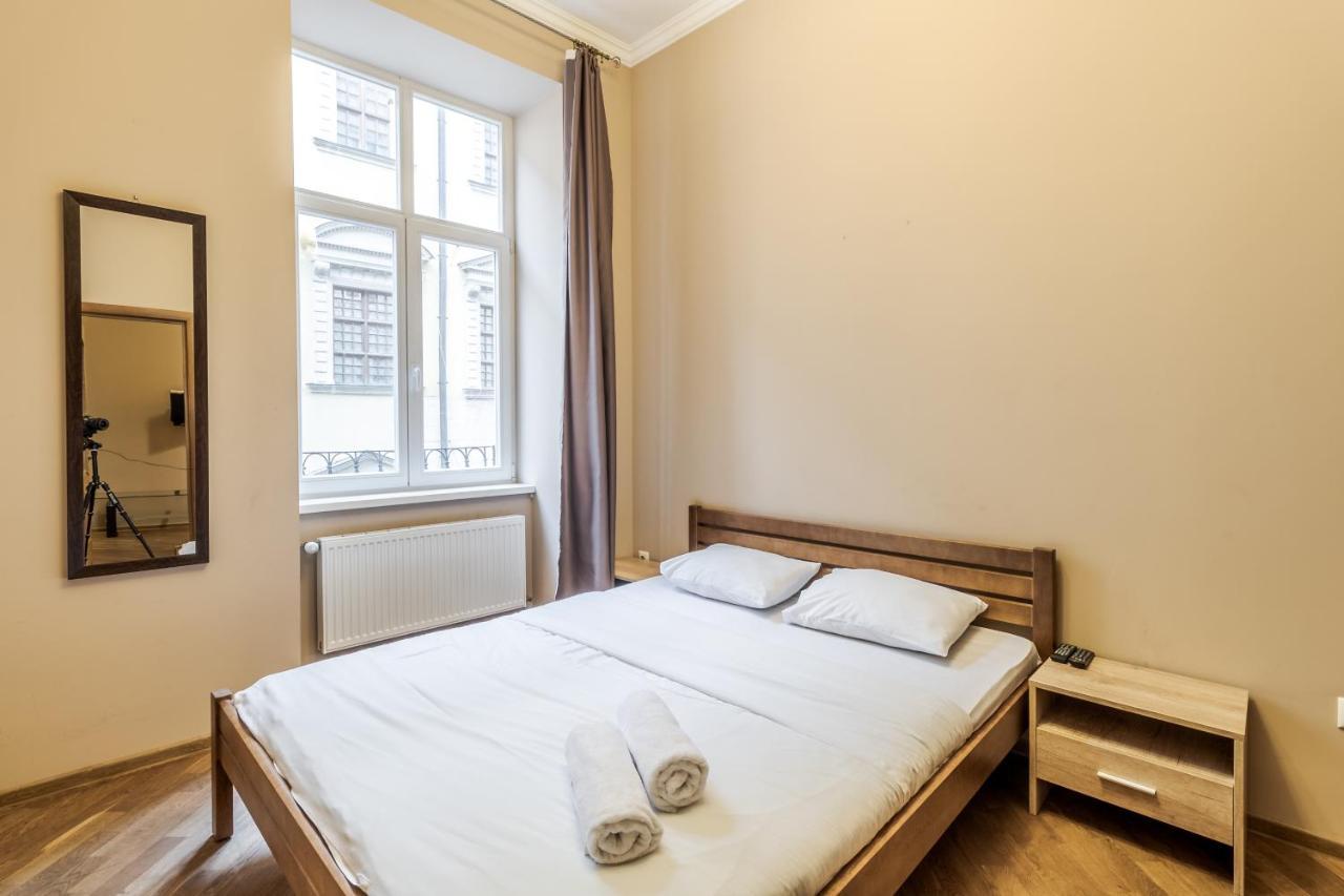 Apartment On Stavropihiiska Street 3 Lviv Luaran gambar